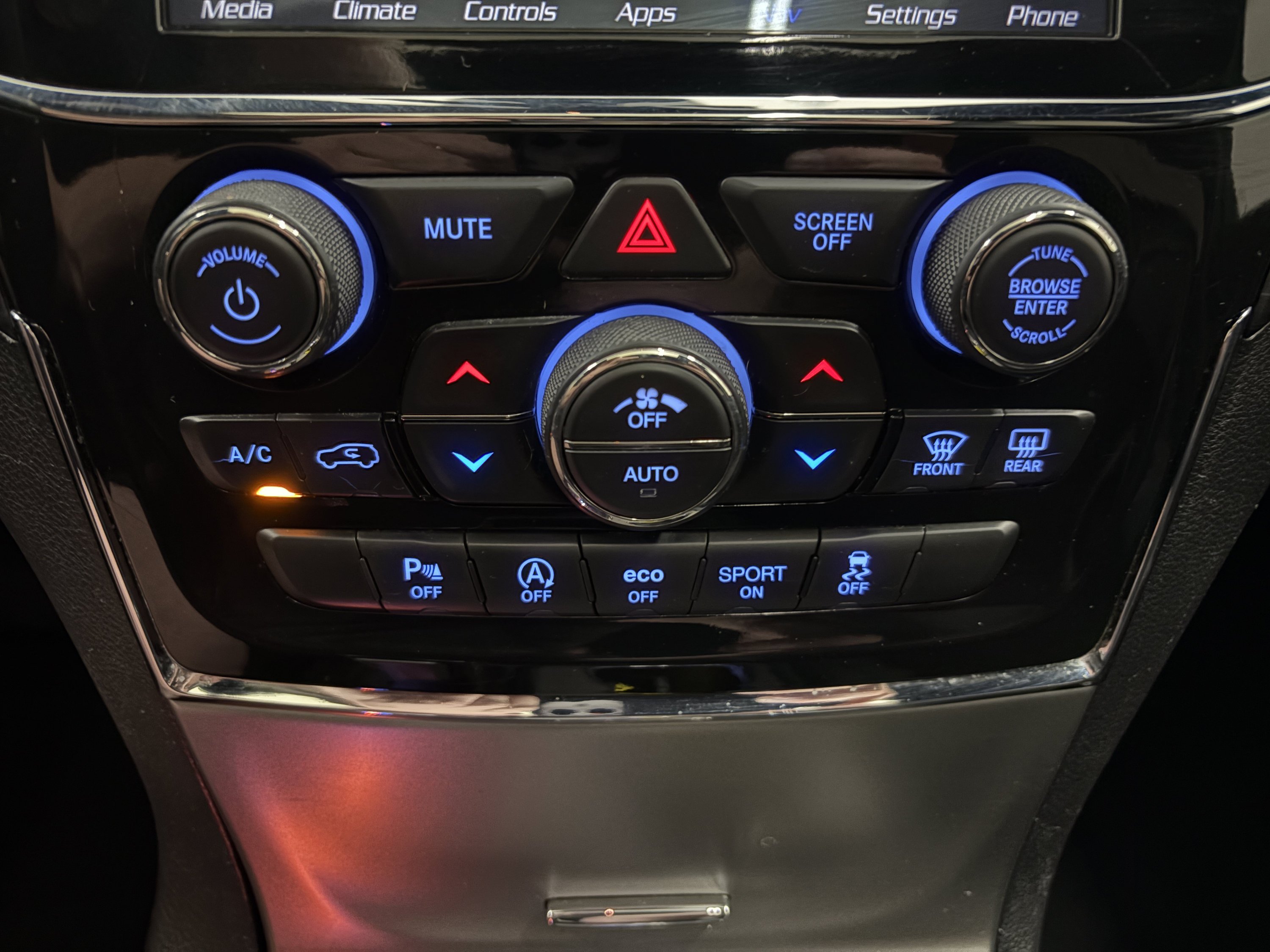 Used 2021 Jeep Grand Cherokee Laredo X AWD/4WD image 18