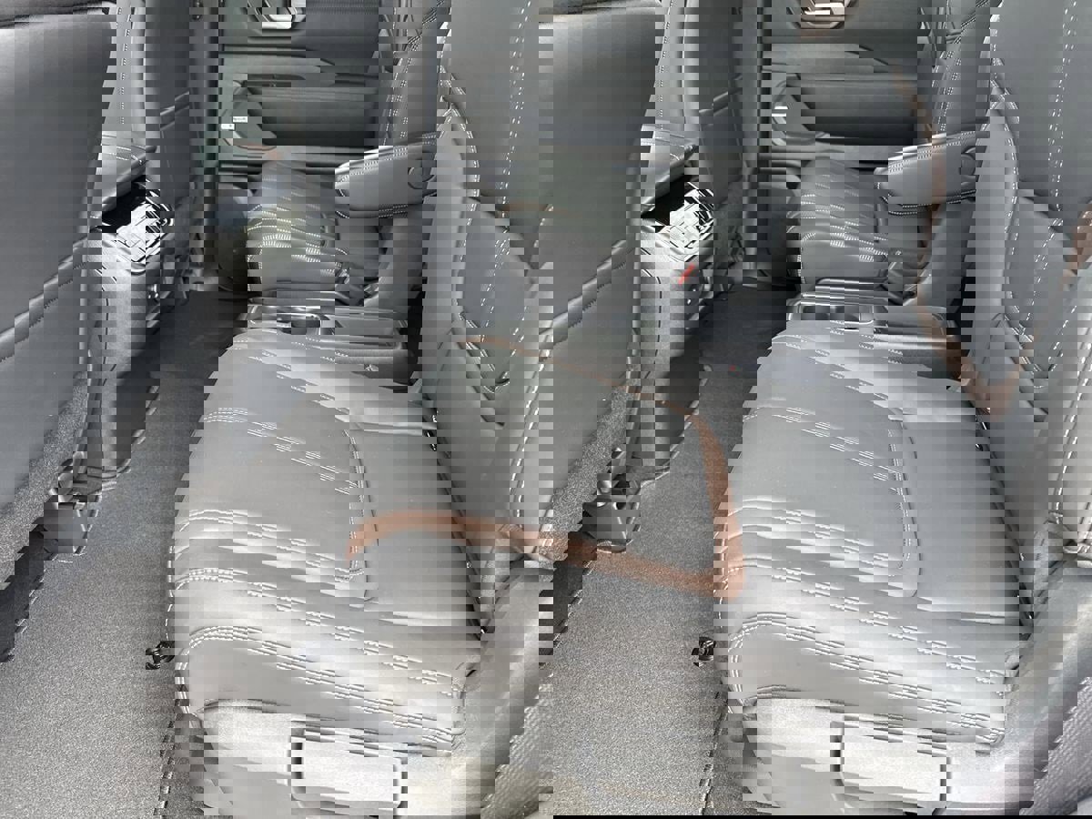 New 2026 Nissan Armada SL w/ Captain's Chari Seat Package image 18