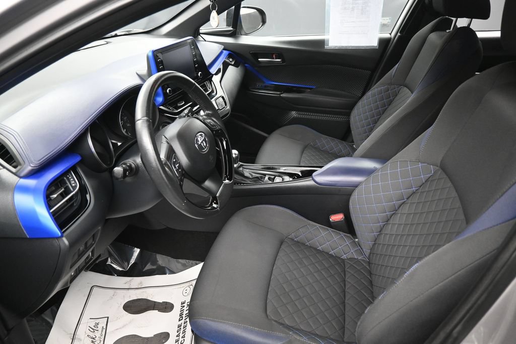 Used 2020 Toyota C-HR XLE FWD image 27