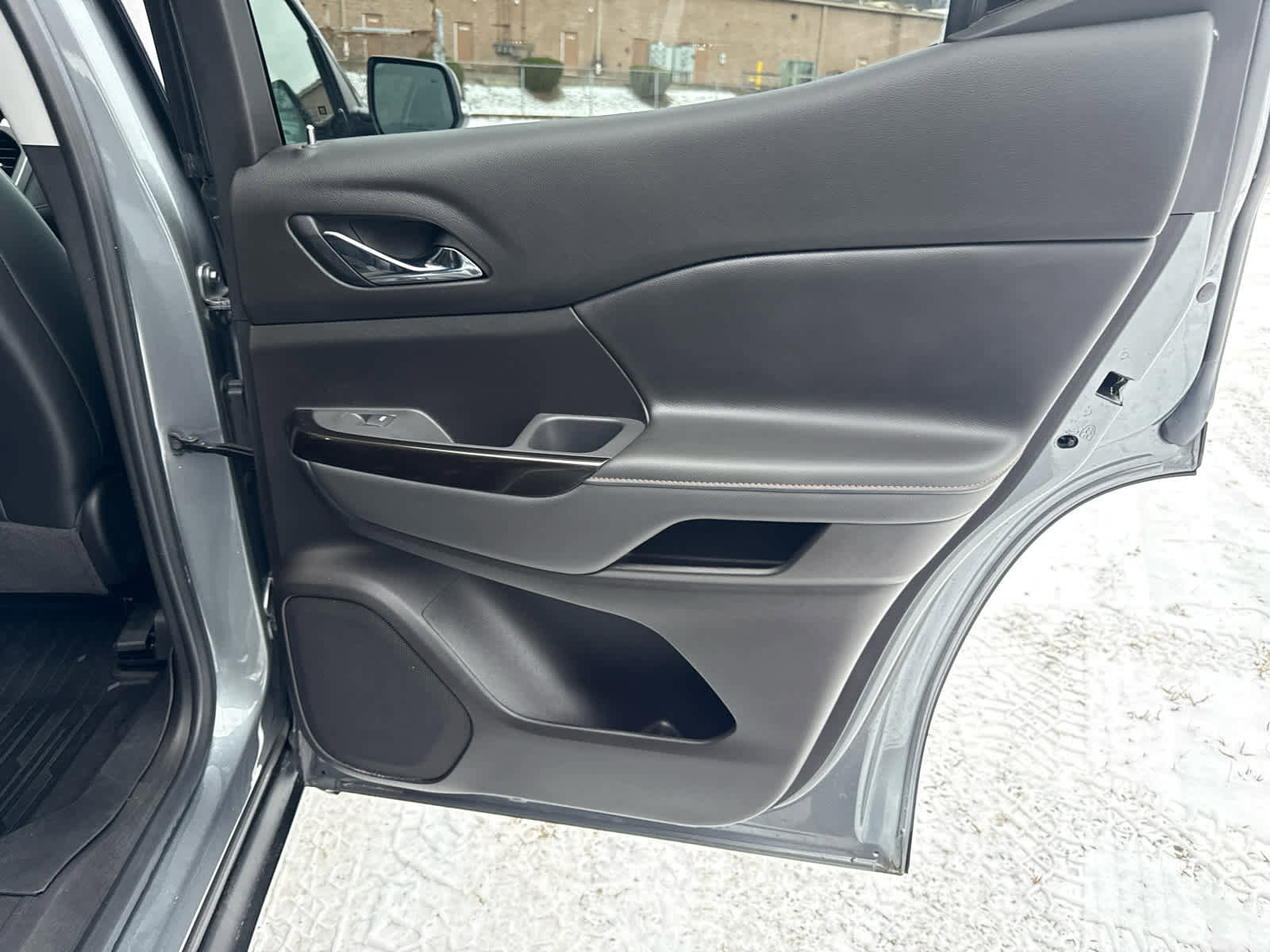 Used 2022 GMC Acadia AT4 w/ Technology Package image 26