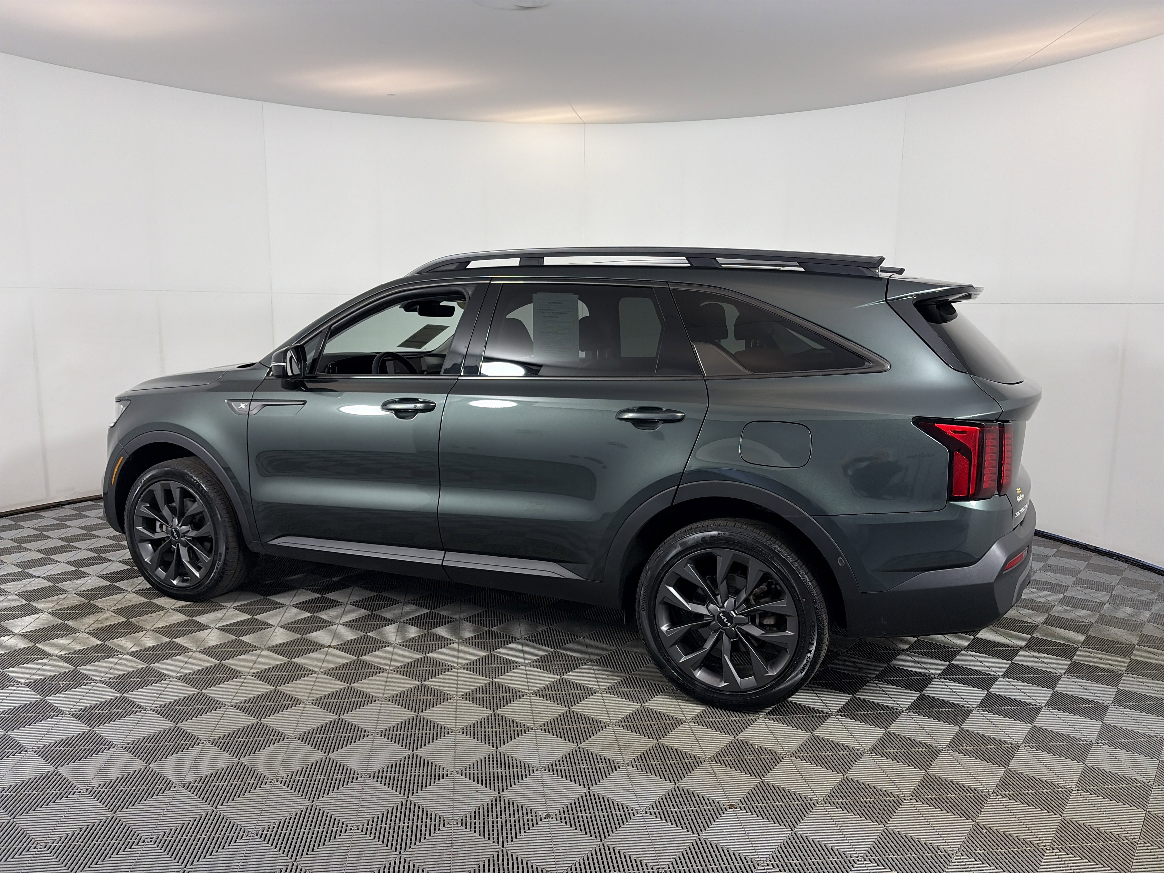 Certified 2023 Kia Sorento X-Line EX image 9
