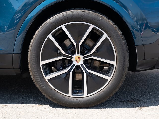 Certified 2024 Porsche Cayenne image 12