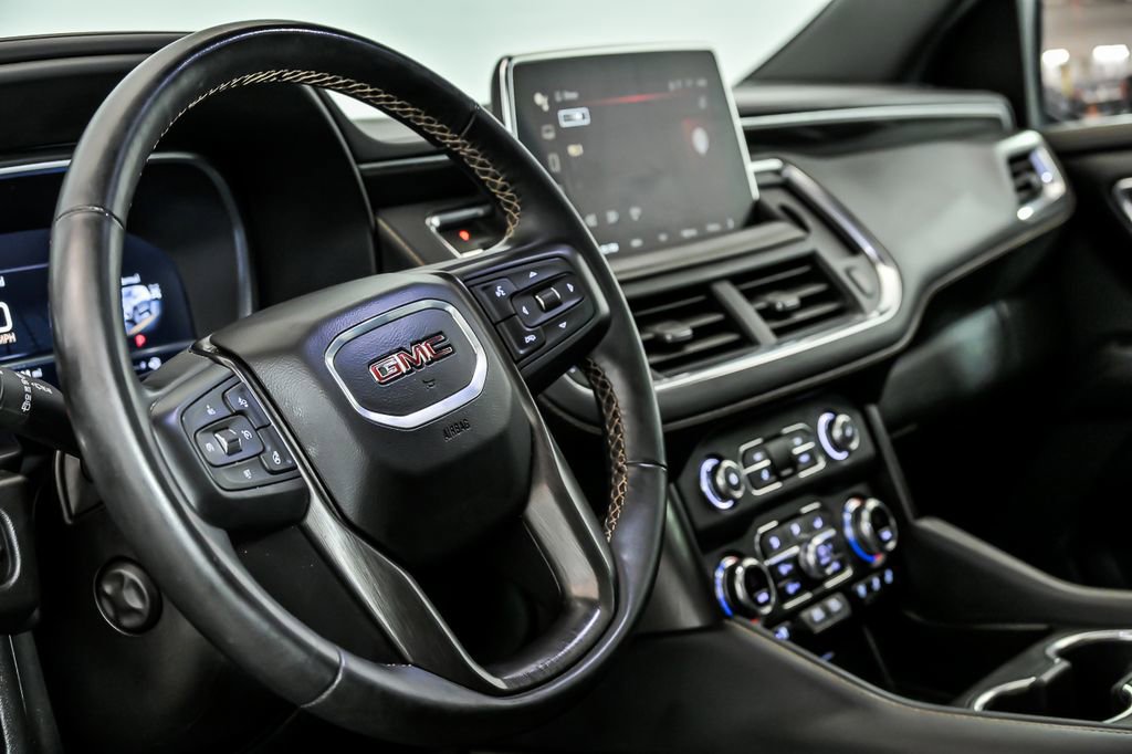 Used 2024 GMC Yukon XL AT4 w/ AT4 Premium Package AWD/4WD image 17