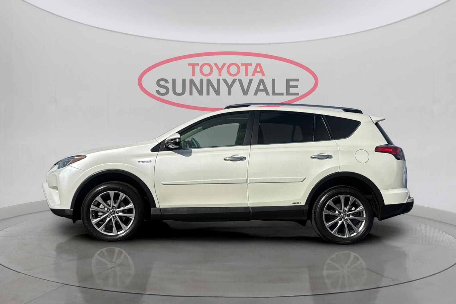 Certified 2018 Toyota RAV4 Limited w/ Advanced Technology Package image 7