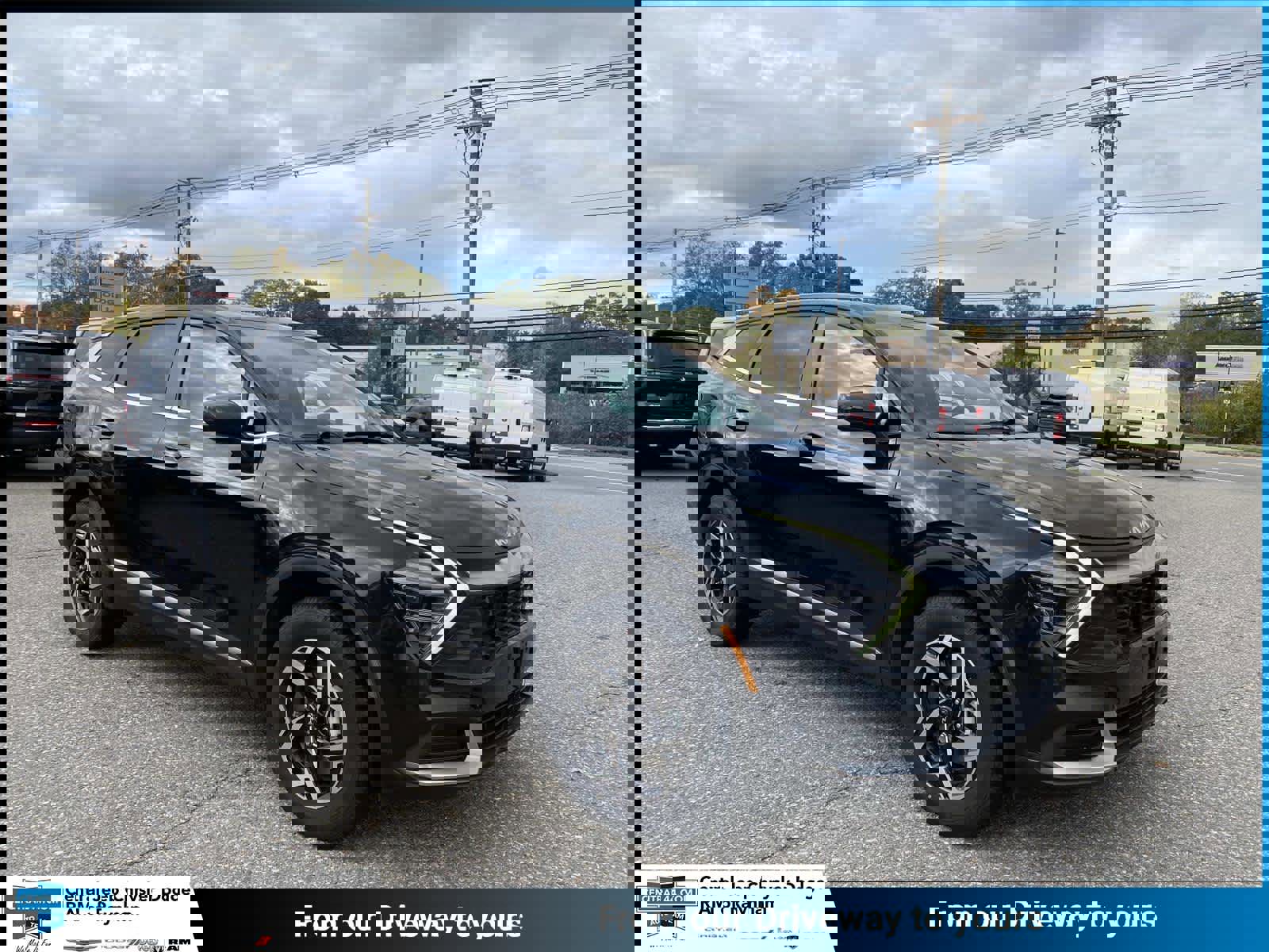 Used 2024 Kia Sportage LX image 1