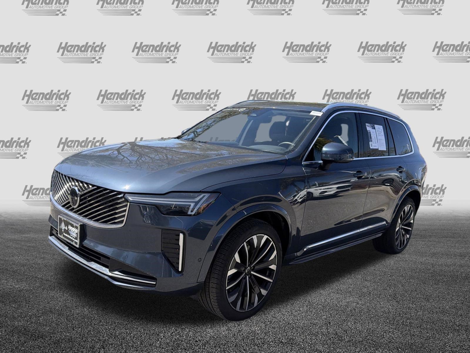 Used 2025 Volvo XC90 B6 Plus image 5