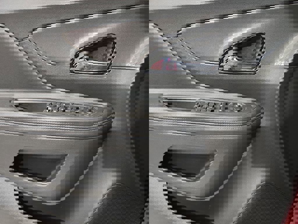 Used 2018 Buick Encore Essence image 29