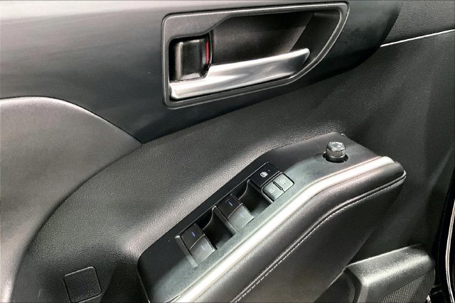 Used 2020 Toyota Highlander XLE AWD/4WD image 43