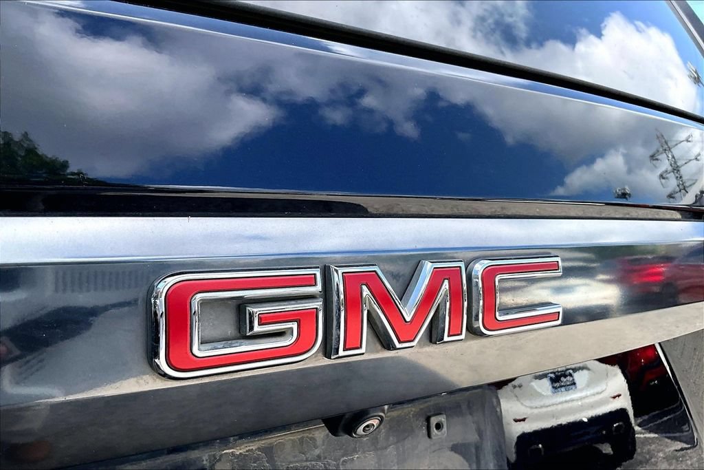 Used 2023 GMC Yukon XL AT4 w/ AT4 Premium Package AWD/4WD image 5