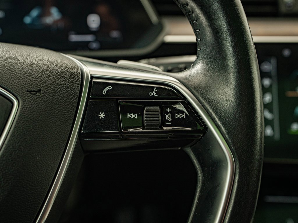 Used 2021 Audi e-tron Premium w/ Convenience Plus Package image 27