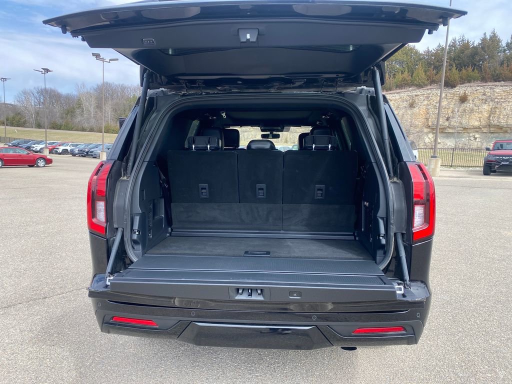 Used 2025 Ford Expedition Platinum w/ Stealth Appearance Package image 22