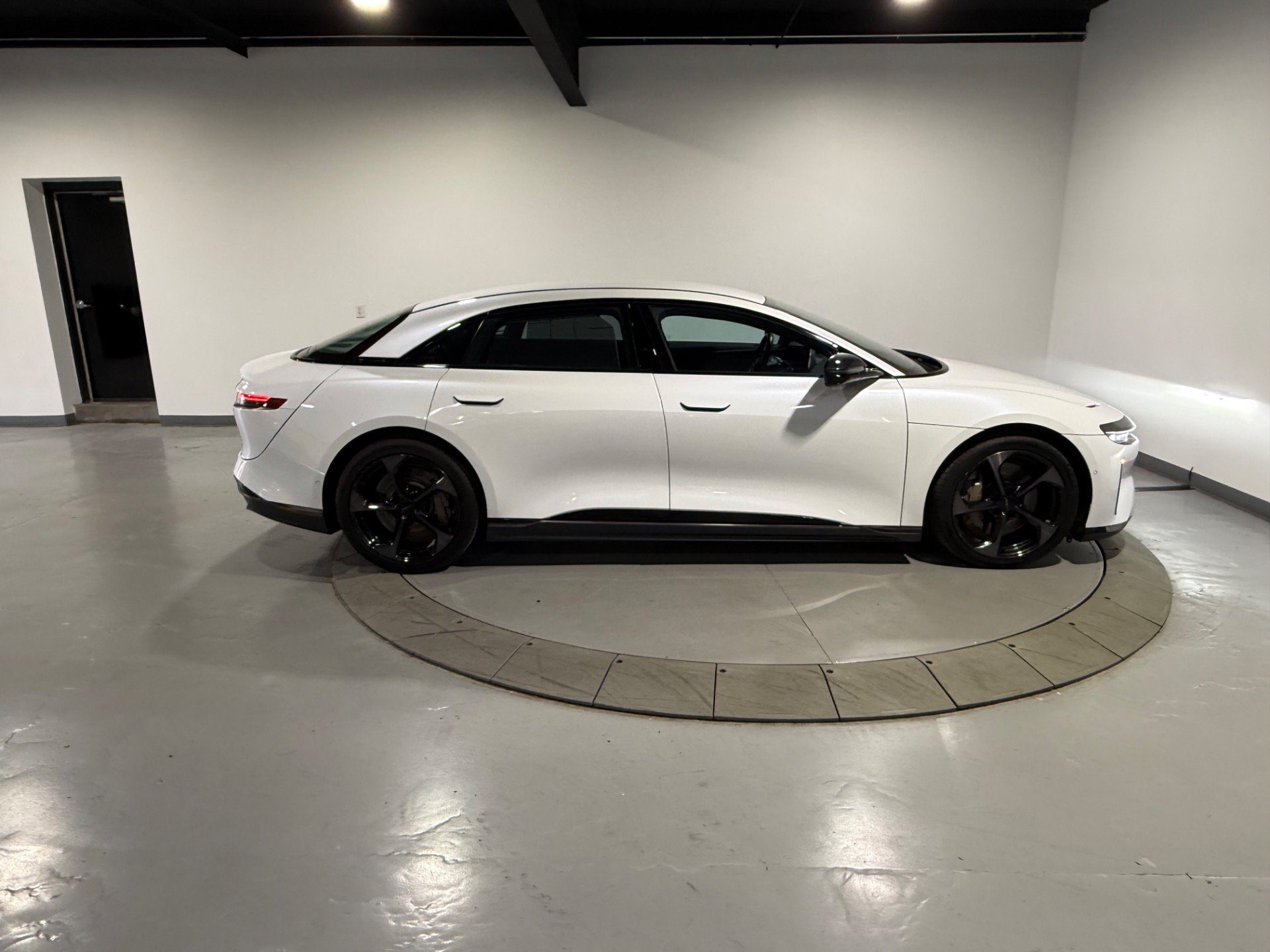 Used 2024 Lucid Air Touring AWD/4WD image 12