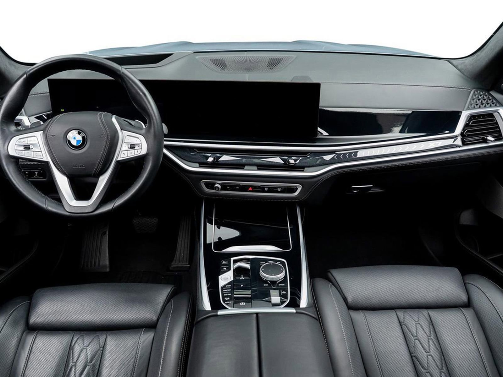 Used 2023 BMW X7 xDrive40i w/ Premium Package image 4