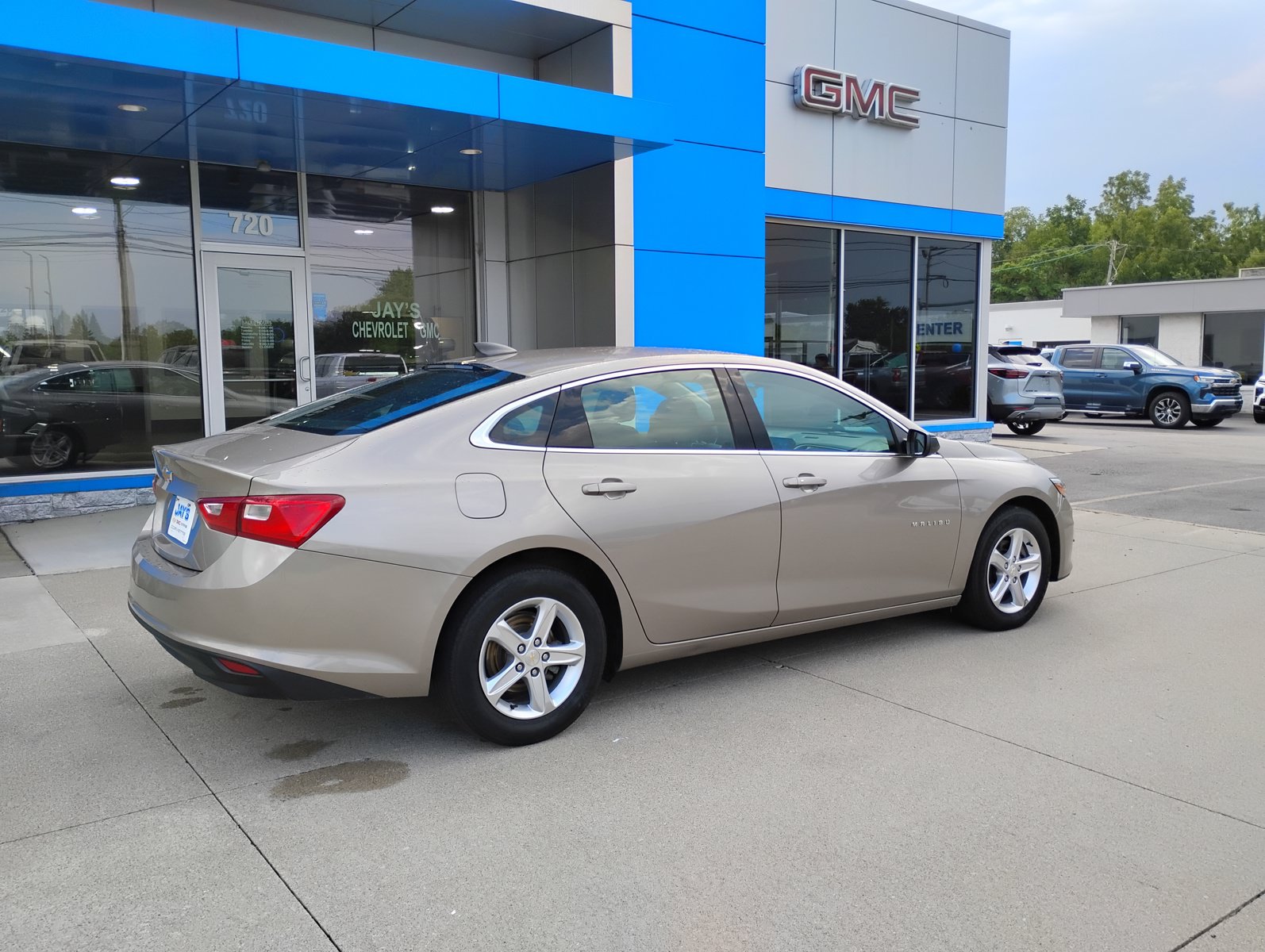 Used 2022 Chevrolet Malibu LS FWD image 7