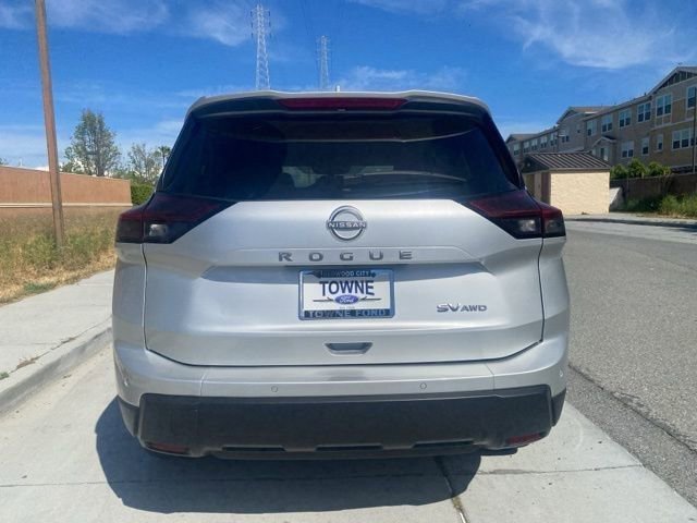 Used 2024 Nissan Rogue SV AWD/4WD image 10