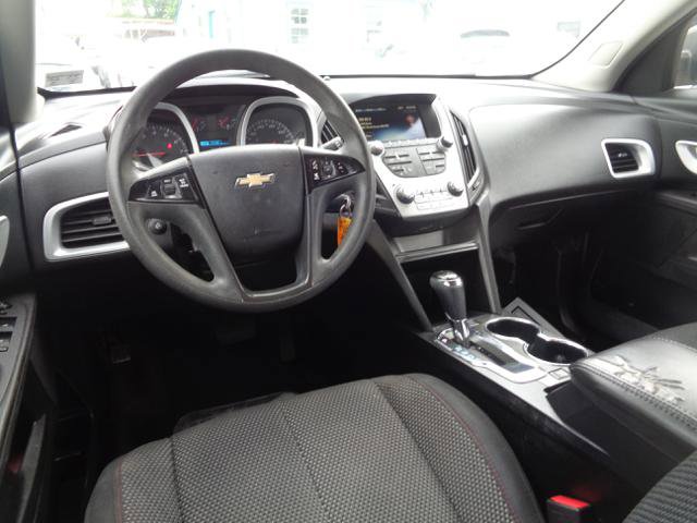 Used 2017 Chevrolet Equinox LS AWD/4WD image 10