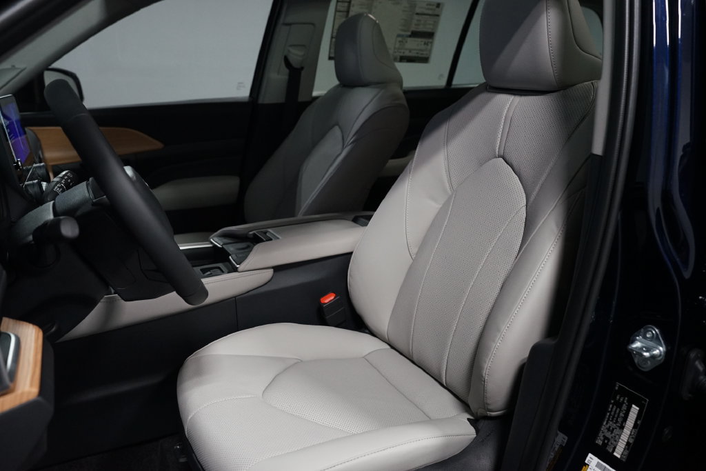 New 2026 Toyota Grand Highlander AWD Hybrid image 28