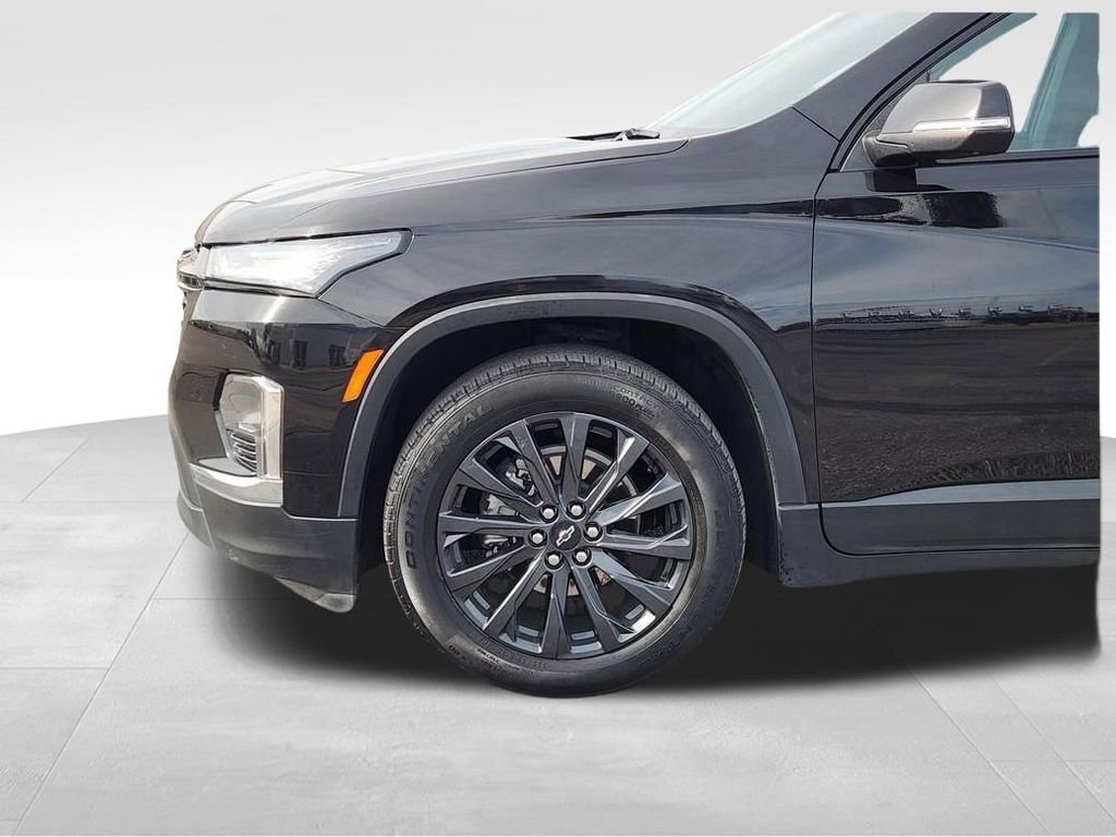Used 2023 Chevrolet Traverse RS w/ LPO, Floor Liner Package image 9