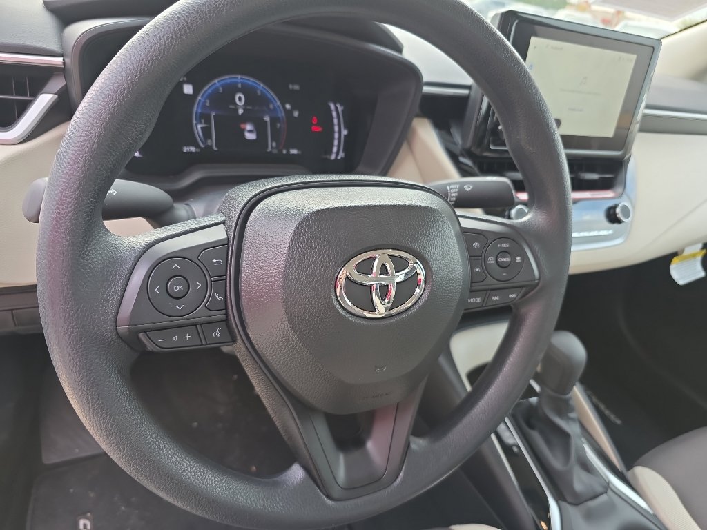 Used 2026 Toyota Corolla LE image 10