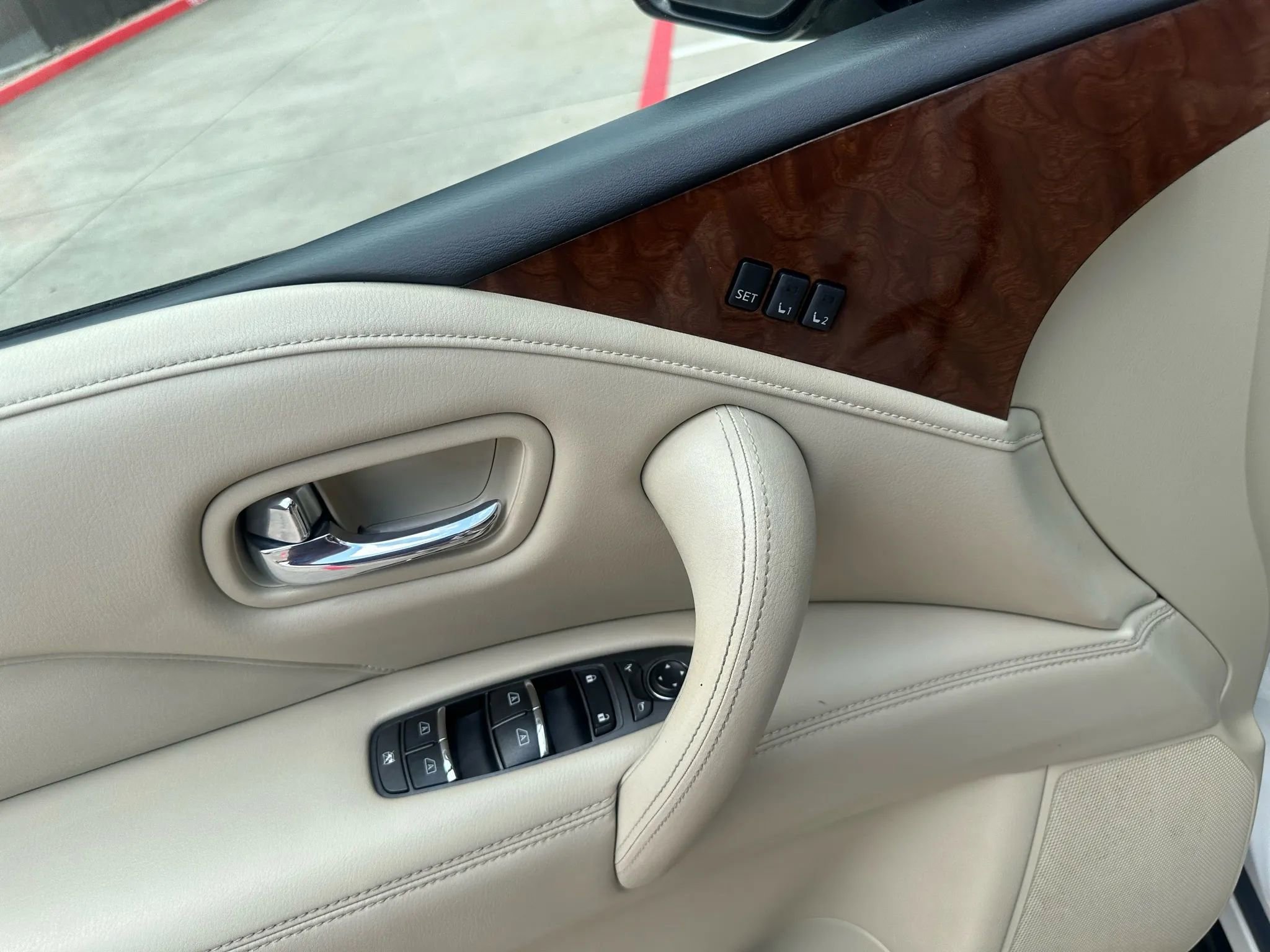 Used 2018 INFINITI QX80 2WD w/ Driver Assistance Package image 31