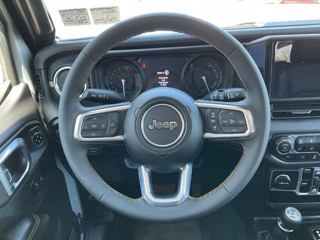 Used 2024 Jeep Wrangler Unlimited Sahara w/ Technology Group AWD/4WD image 3