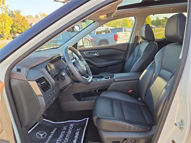 Used 2021 Nissan Rogue SV w/ Premium Package image 20