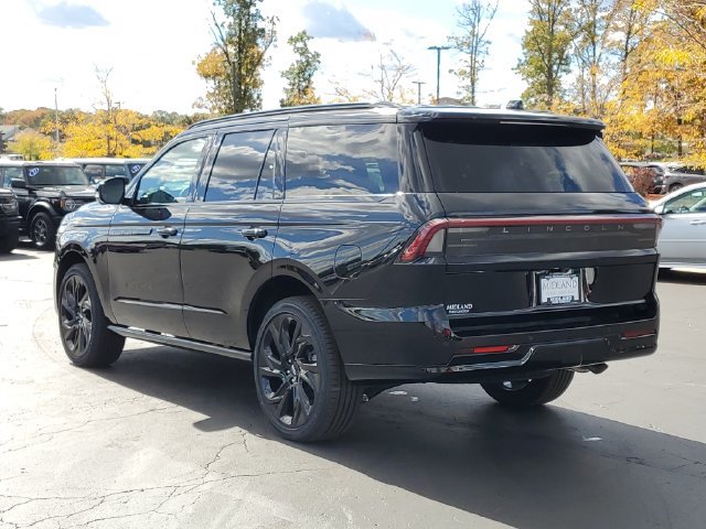 New 2027 Lincoln Navigator Reserve w/ Jet Appearance Package AWD/4WD image 5