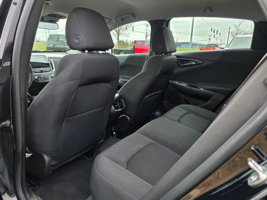 Used 2025 Chevrolet Malibu LT image 31