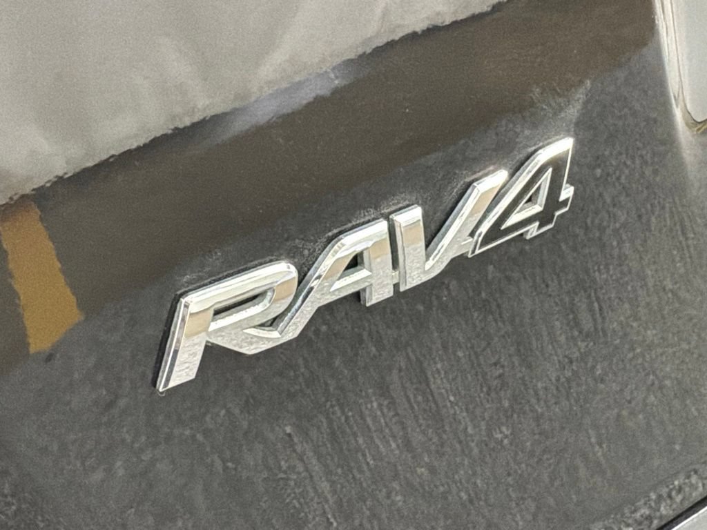 Used 2016 Toyota RAV4 XLE AWD/4WD image 24