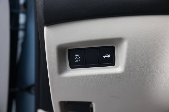 Used 2018 INFINITI Q50 Luxe w/ Cargo Package (L95) RWD image 47