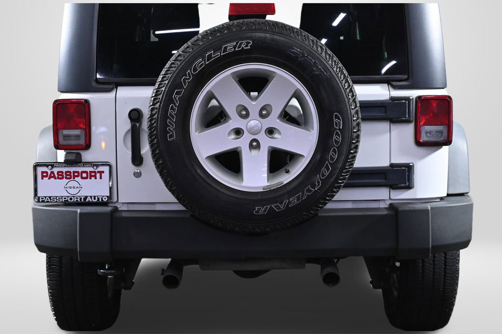 Used 2018 Jeep Wrangler Unlimited Sport S image 9