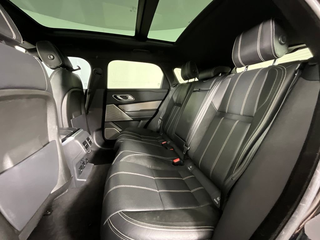 Used 2018 Land Rover Range Rover Velar R-Dynamic SE AWD/4WD image 25