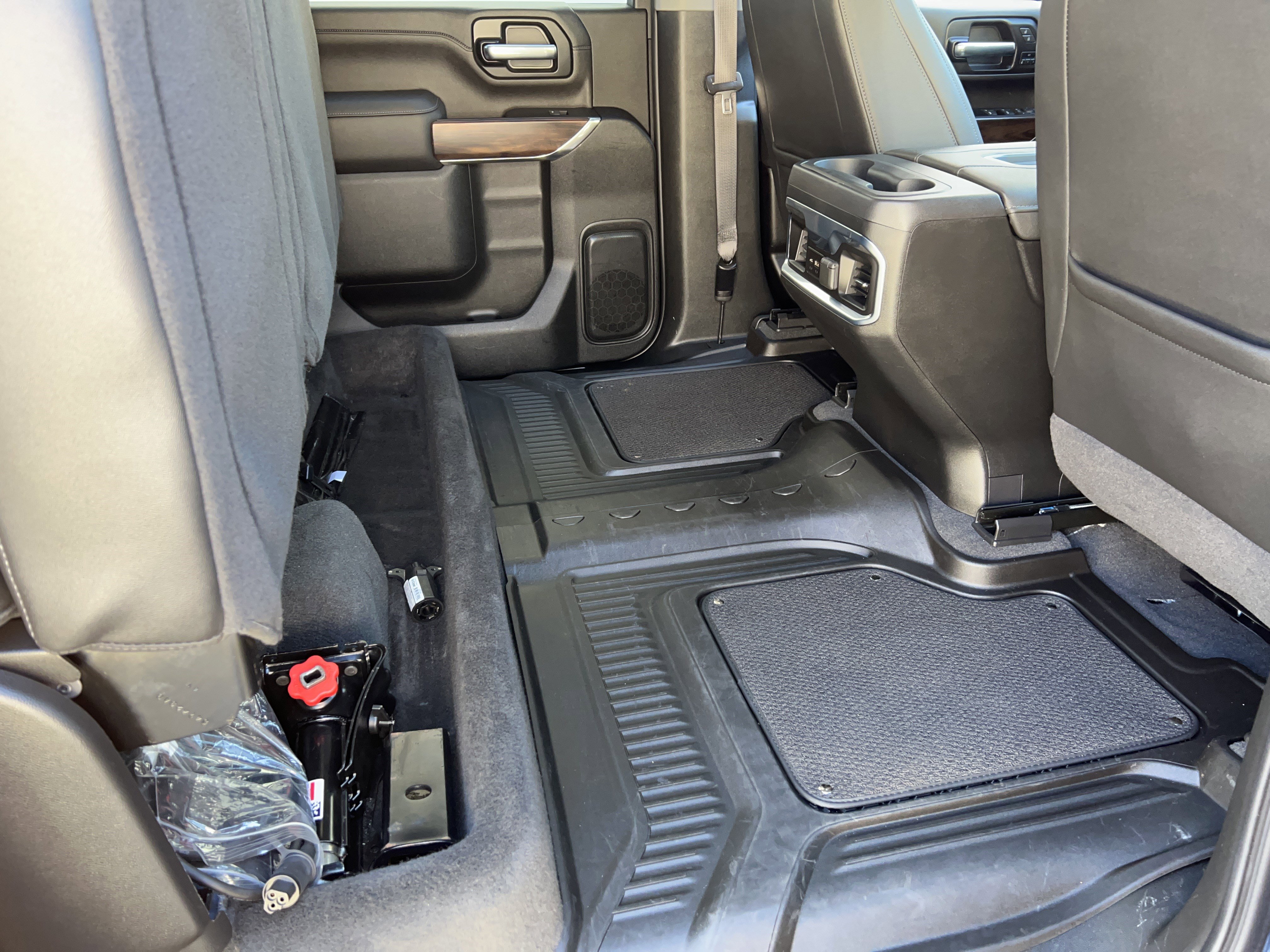 Used 2022 GMC Sierra 2500 SLT w/ SLT Preferred Package AWD/4WD image 23