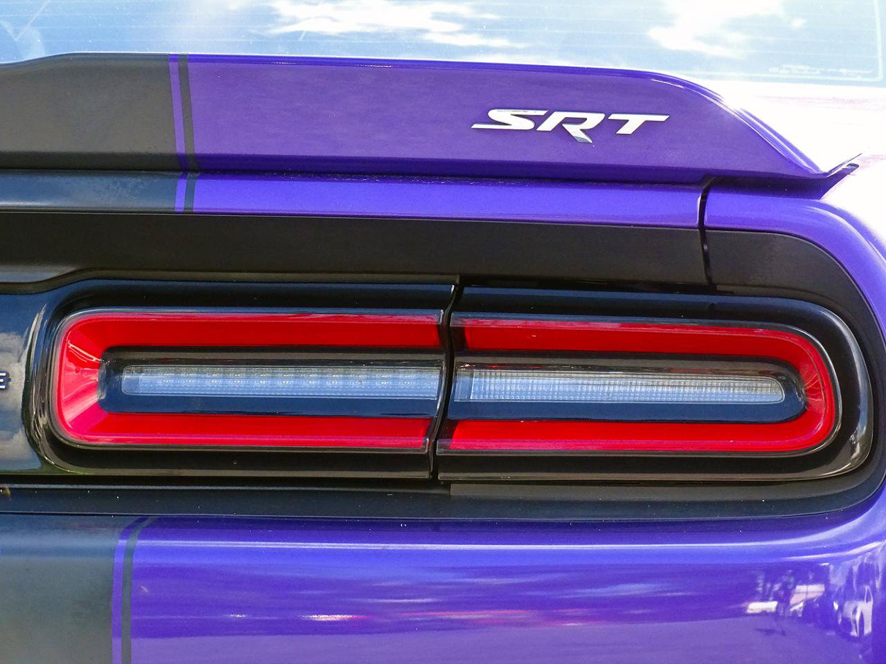 Used 2018 Dodge Challenger SRT w/ Technology Group RWD image 17
