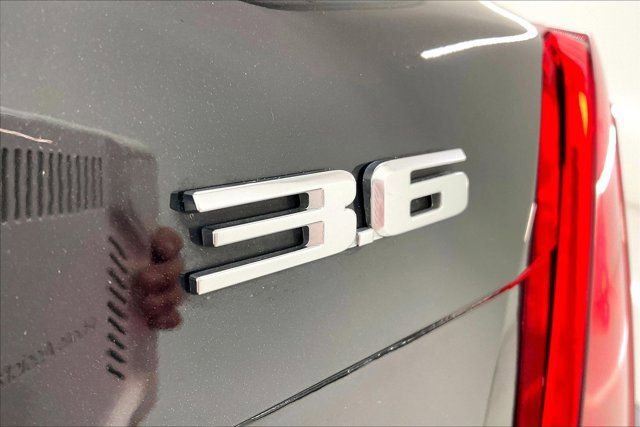 Used 2017 Cadillac XT5 Premium Luxury w/ Driver Assist Package image 7