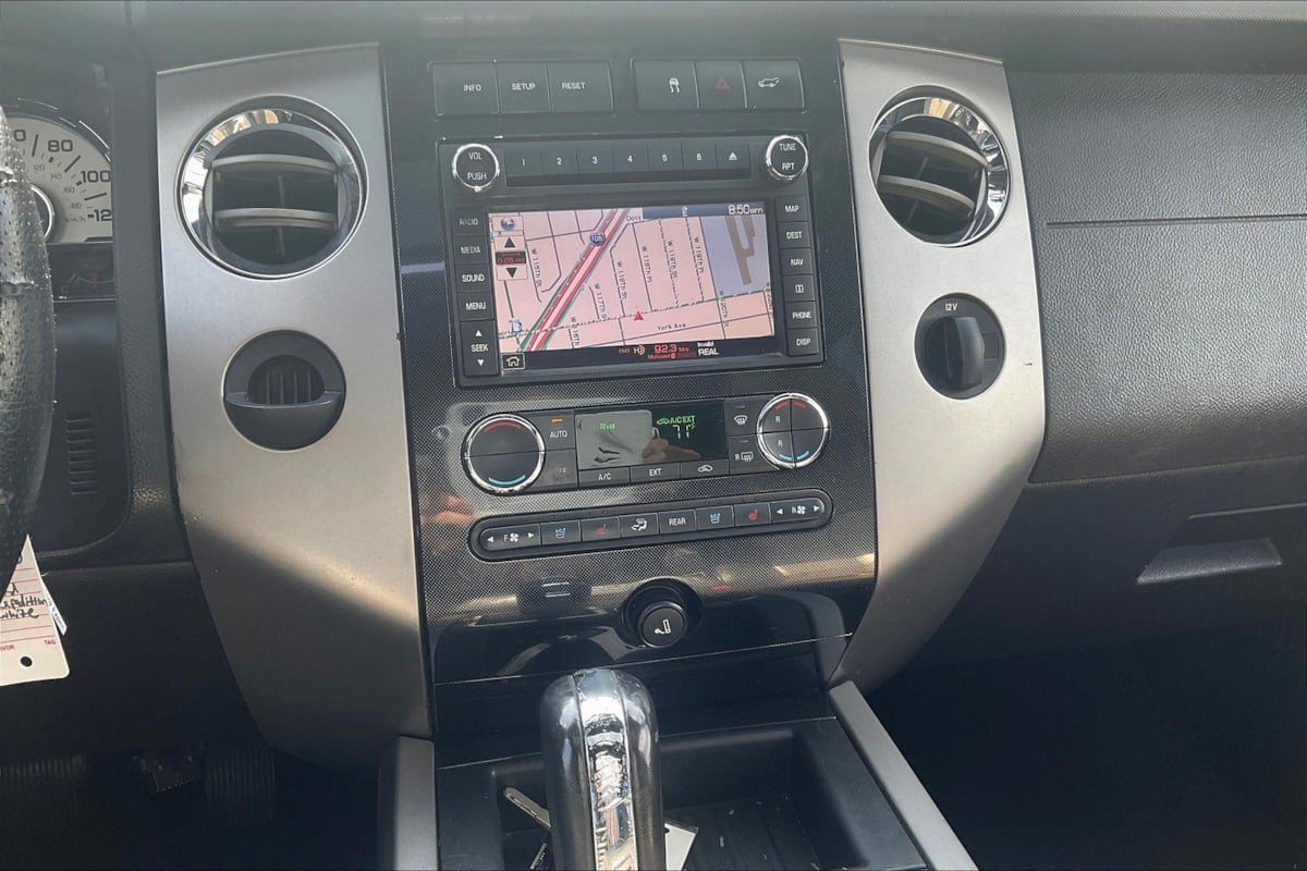 Used 2011 Ford Expedition XLT w/ 202A Rapid Spec Order Code RWD image 6