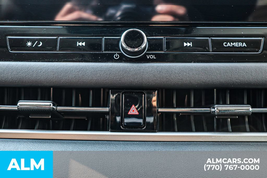 Used 2025 Mitsubishi Outlander SE FWD image 40