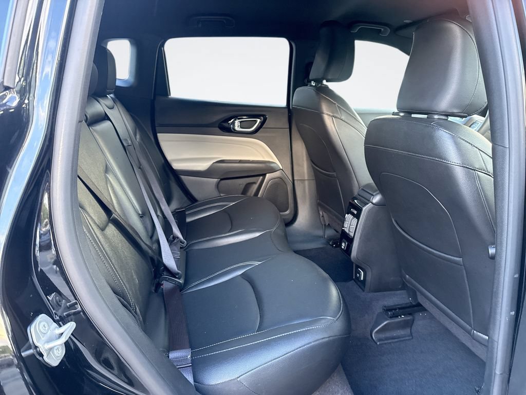 Used 2025 Jeep Compass Limited AWD/4WD image 24