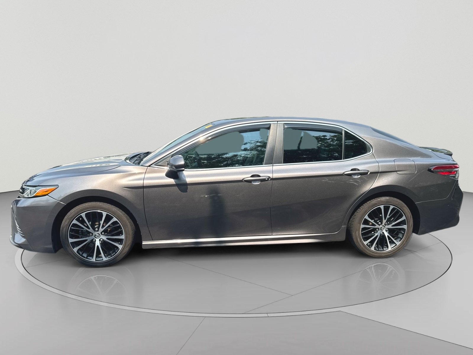 Used 2019 Toyota Camry SE FWD image 8