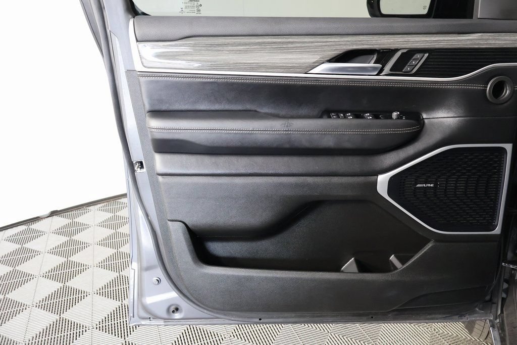 Used 2022 Jeep Wagoneer Series II AWD/4WD image 12
