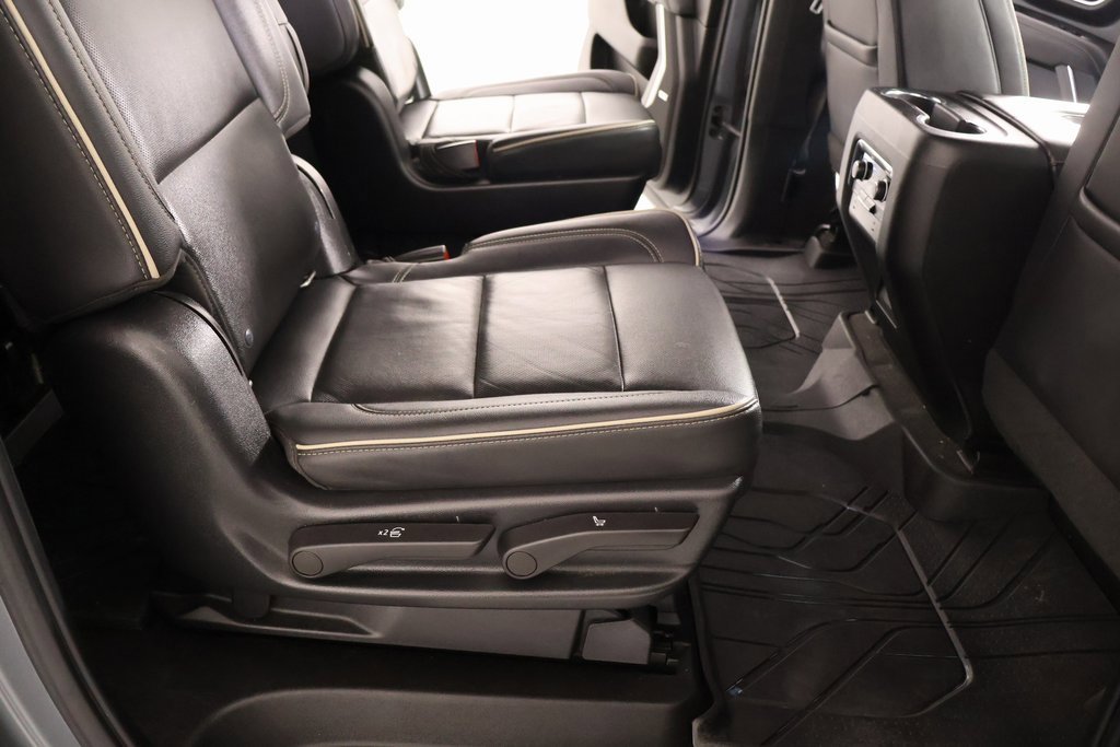 Used 2022 Chevrolet Suburban Premier image 17