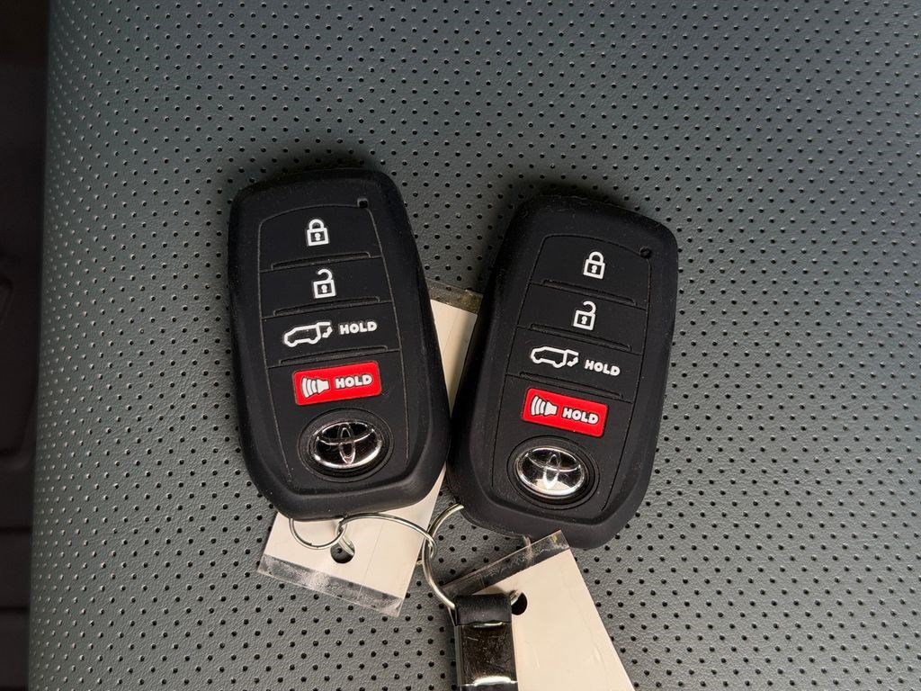 Used 2025 Toyota 4Runner Trailhunter AWD/4WD image 46