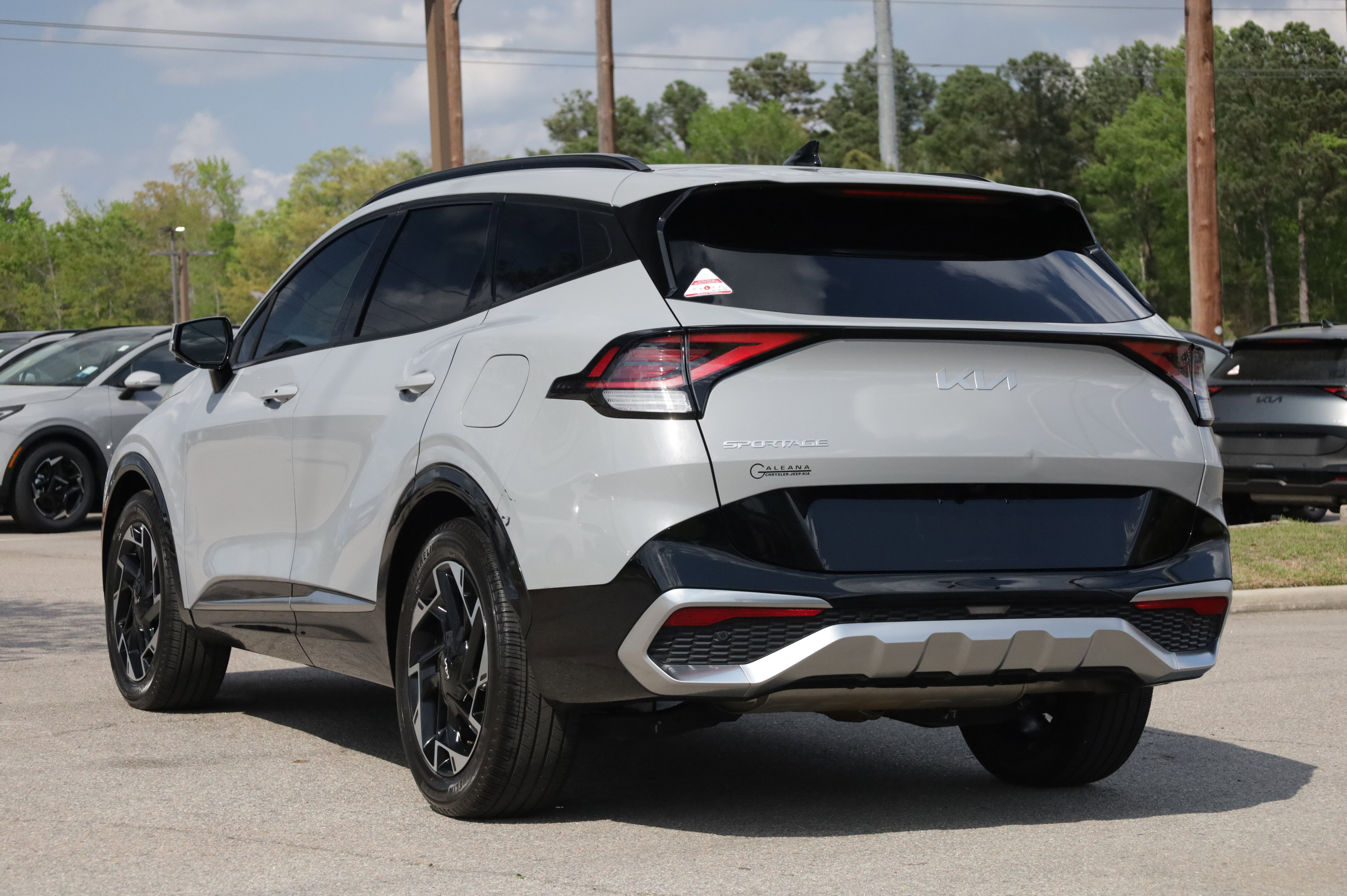Used 2023 Kia Sportage SX FWD image 3