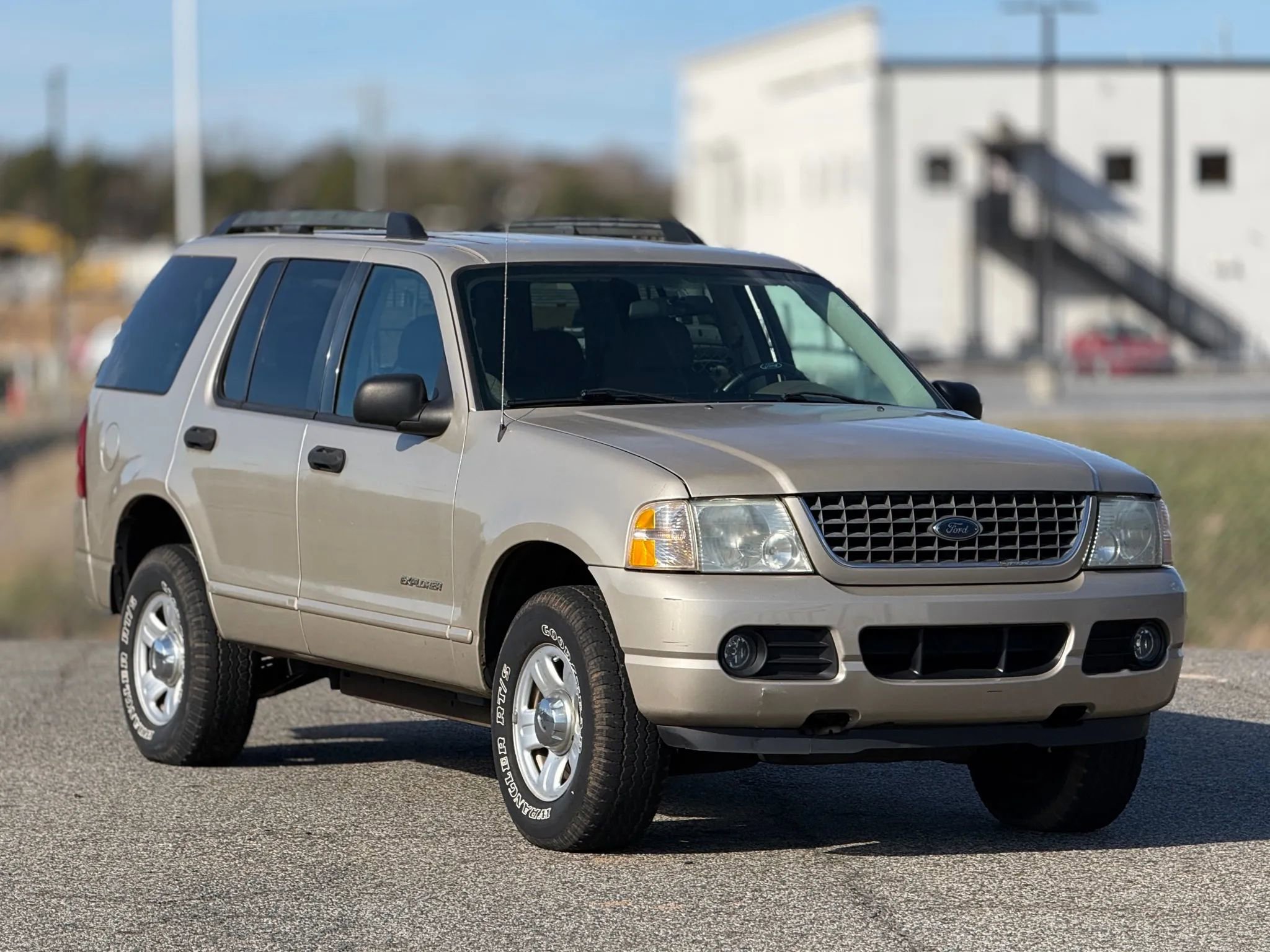 Used 2005 Ford Explorer Sport XLS RWD image 1