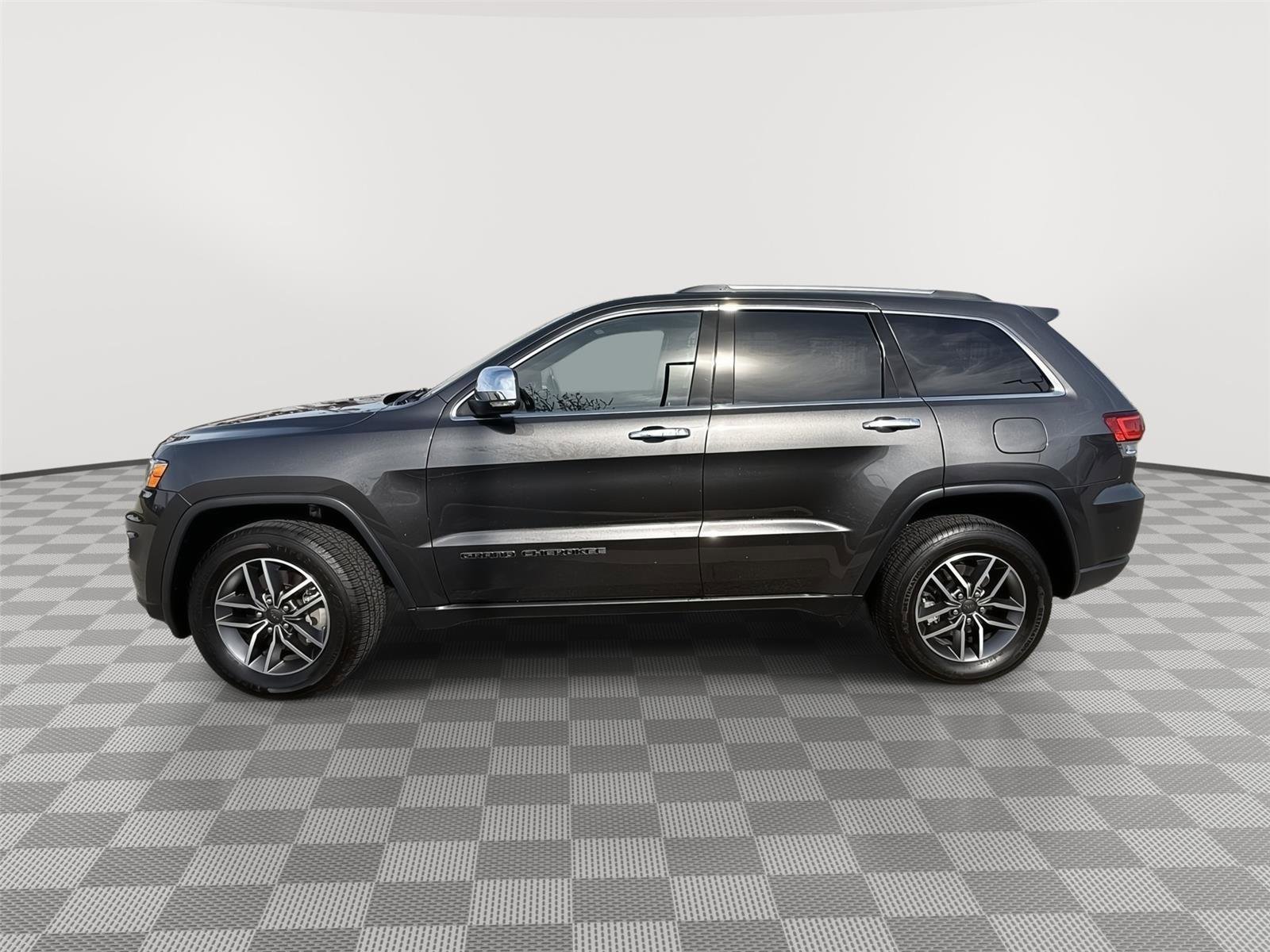 Used 2021 Jeep Grand Cherokee Limited image 2