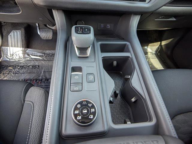 Used 2024 Nissan Pathfinder S image 22