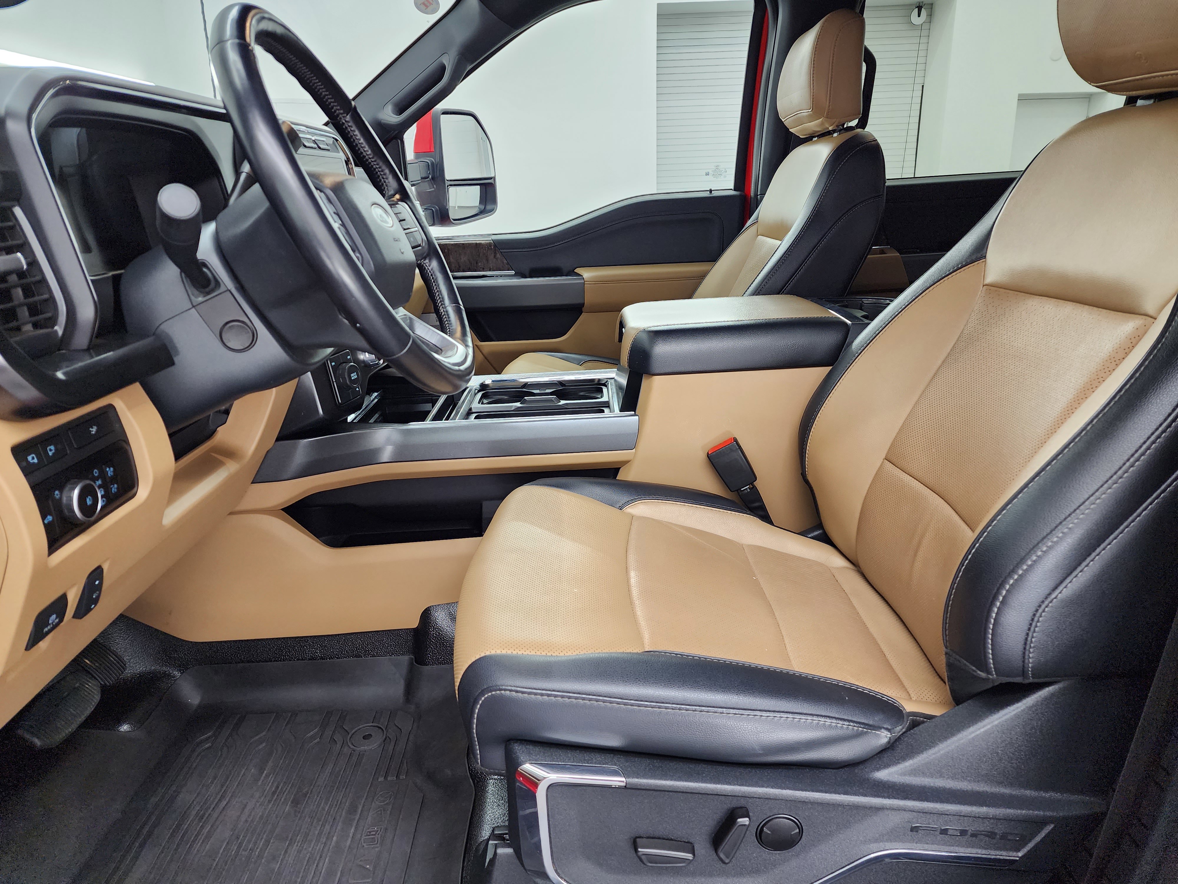 Used 2023 Ford F450 Lariat w/ Lariat Ultimate Package AWD/4WD image 8