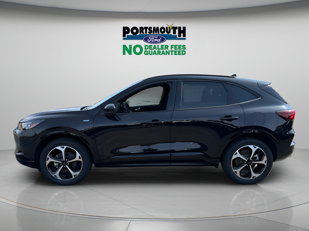 New 2025 Ford Escape ST-Line Elite w/ Class II Trailer Tow Package AWD/4WD image 2
