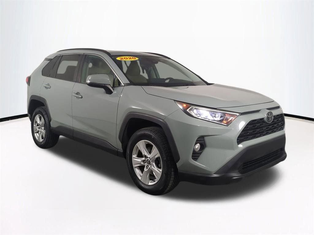 Used 2020 Toyota RAV4 XLE w/ Convenience Package FWD image 2