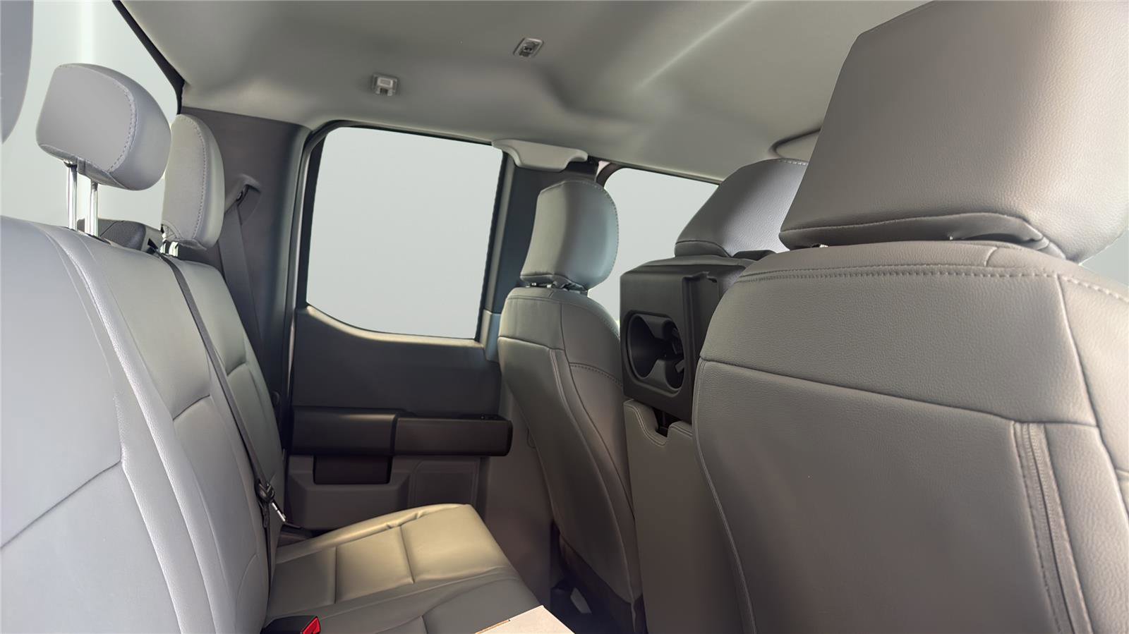 New 2026 Ford F550 4x4 SuperCab Super Duty image 16